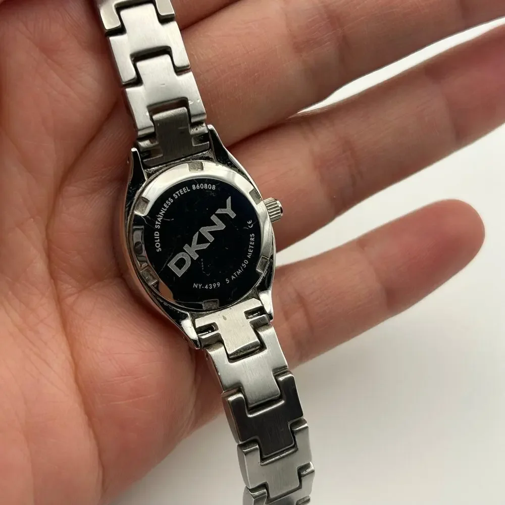 DKNY Silver-tone Crystal Bezel St. Steel Women’s Watch Working New Battery